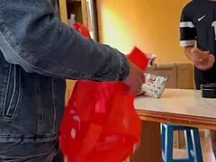 Me Doy Bien Rico A Mi Primastro Me Lo Destrozo En Su Cama Despu�s De La Fiesta Y Cuando Sus Jefes No Estan