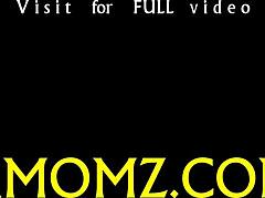 Wow! Enorme pik vervult mamma’s wildste dromen elke nacht!