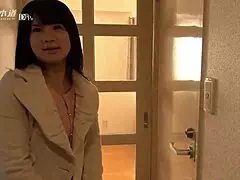 In this cute asian gay story, ami gives a handjob and blowjob to shaved partner