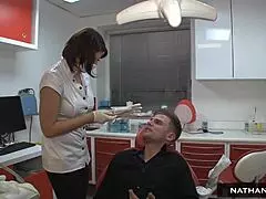 Анна Полина получает глубокий трах в жопу в 4К тизер