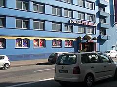 Je viens de tomber sur une vidéo cachée de bordels à Hornstraße 2 à Cologne, Allemagne