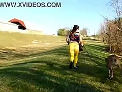 Täti Sammyn tiukat joogahousut tabussa