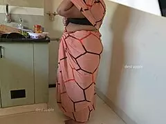 Holy crap! Tamil house owner jerks off in front of maid Sasikala in kitchen!