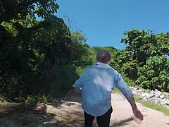 Legöregebb nagypapa valaha dug egy pici cukit hihetetlen kitartással