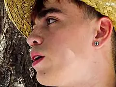 Kmečki fantič drka in fafa na ranču, hudičevo vroče! 😈