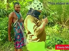 Encontré este tipo en el matorral investigando saqué fotos y acabé follándolo duro 😈