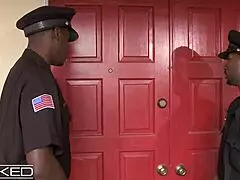 Dobles penetraciones salvajes y corridas en acción vintage con rubia