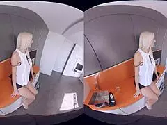 Virtualrealporn com doorstep seller in 3d