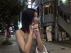 この日焼けした完璧ボディの美女にノックアウト。セレブ妻が絶頂しまくりで大暴れ！