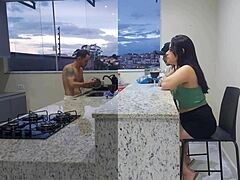 Wah, aku bang istri panasku di dapur sampe dia cum sambil suami cuci piring!