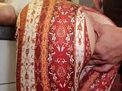 Faxineira madura sempre leva rola depois do trampo