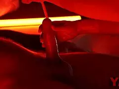 Comment cette maîtresse domine avec baise urètre comme punition dure?