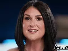 Женица Сиенна Рае добија дуплу пенетрацију док муж гледа у шоку!