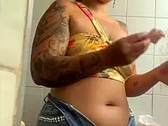 Big Pussy Flashing In Live Exhibitionist Show
