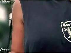 Wifey flashing on the street, daring to show big tits! 😜