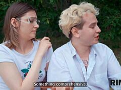 Rim4k με 2 κορίτσια να κάνουν άγριο cleanup σε ομαδική δράση