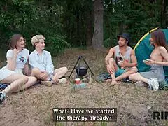 Rim4k 2 filles font nettoyage sauvage action groupe