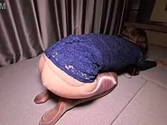 A Glamorous Neighbor Who Loves Yoga and Cosplay