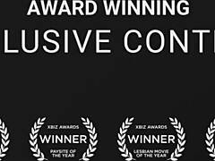 Românca Rebecca Volpetti se bucură de masaj senzual care devine blowjob hardcore și cum pe cur.