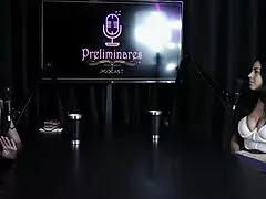 Anabele Nogueira vtakne steklenico v pičo za pornografski debi