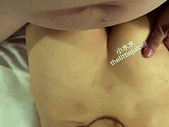 亚洲妹子酒店房服务完美口交，喷水大奶激情戏