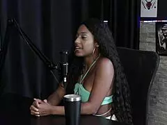 Jó Fiz Várias Ménage A Personalidade Lhe Atrai Estranhou Porque Não Estava Sendo Comida Disse Como Começou - Vicky Ménage Sheer Red