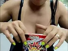 This married guy is eating out a hot MILF porn star 😋