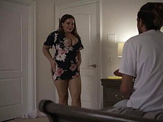 Apovstory - Natasha Nice כאמא מילף בטאבו עם אצבעות ורכיבה מקרוב