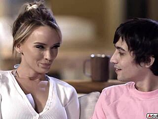 Мащеха гори от желание с дълбок интимен секс с доведения син