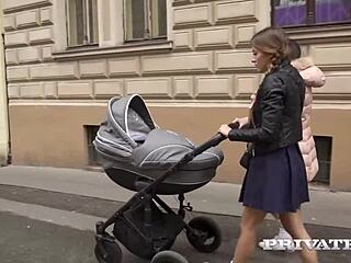 Private com - 평평한 가슴 Belle Claire, 엉덩이에 받아!