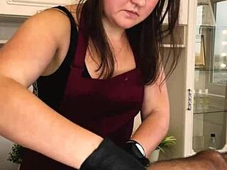 J'étudiais avec Sugarnadya quand le client a giclé ce cumshot puissant