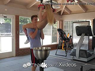 Scarlett sage fucks long dick in gym