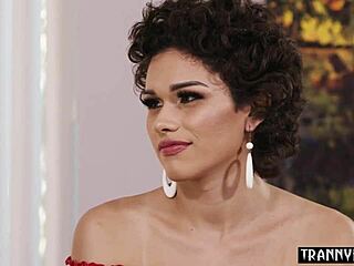 Het latina trans, du fikk meg til å knulle naboen, huh?