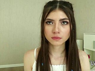 ¿Has visto a una 18+ como Luna Lynx perder la virginidad anal?