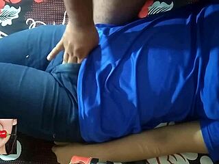 إخوة زوجين يصبحون فاحشين بجنس قاسي بينما العائلة خارج