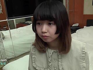 Geile asiatische Schlampe gibt perversen Blowjob in unzensiertem Anime-Clip