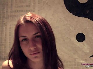 Roxy Swings for Before Shoot Preparation