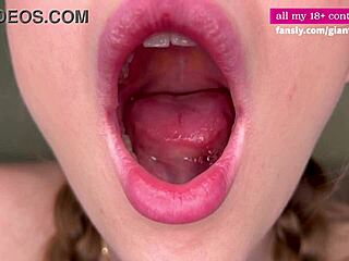 Do you like seeing girls flash their mouths at parties? I bet it’s wild!