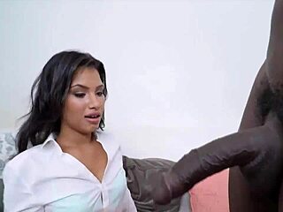 큰 엉덩이 라티나 선생님, 거대한 흑인 자지 세게 타기