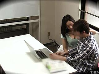 Helping Her Pee Turns Into CUMMING INSIDE So Fast!