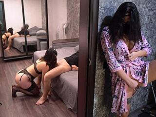 Hé, Mostohaanya, Miért Leskelődsz Rám és Angelya G-re Hogy Baszom Barátnőmet?