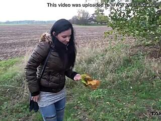 ホーニー・アントニオがクレイジーな生徒を激しいマンコ突きで圧倒。