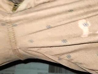 Turn off the light, married milf sucks stranger in bathroom! 😏