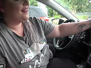 Sperma-Shake Blowjob at Mc-Drive by BBW