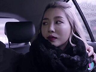 섹시한 대만 모델이 포토슛에서 스트립, 쉬지에 빛나