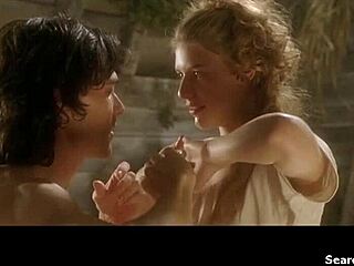 קלייר דיינס, רוצה להראות לי את הציצים הגדולים שלך בסצנת חפניה חמה?