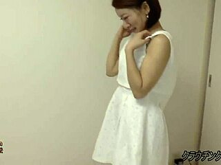 옆집 아시아 미녀들이 완전 난리, 볼래? 😜