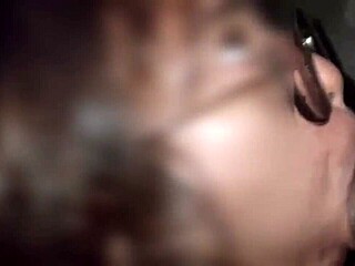 Filipina says, let’s do it in this public toilet now