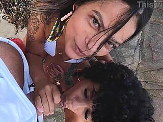 Mit Freundin am Strand Blowjob gegen Bier mit Verkäufer getauscht meine Nympho