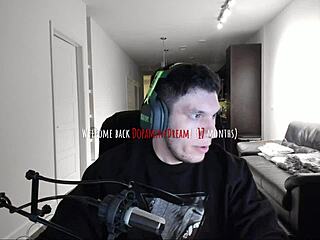 joycgee and fancy on webcam